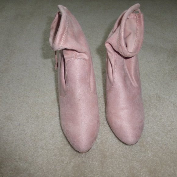FOREVER 21 light pink faux suede ankle boots - Picture 2 of 8
